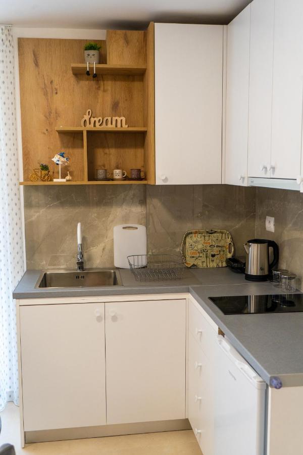 Sea Apartments 123 Саранде Екстериор снимка