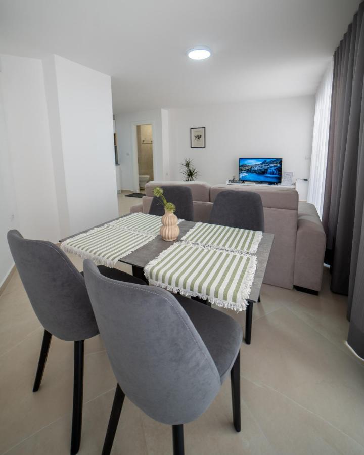 Sea Apartments 123 Саранде Екстериор снимка