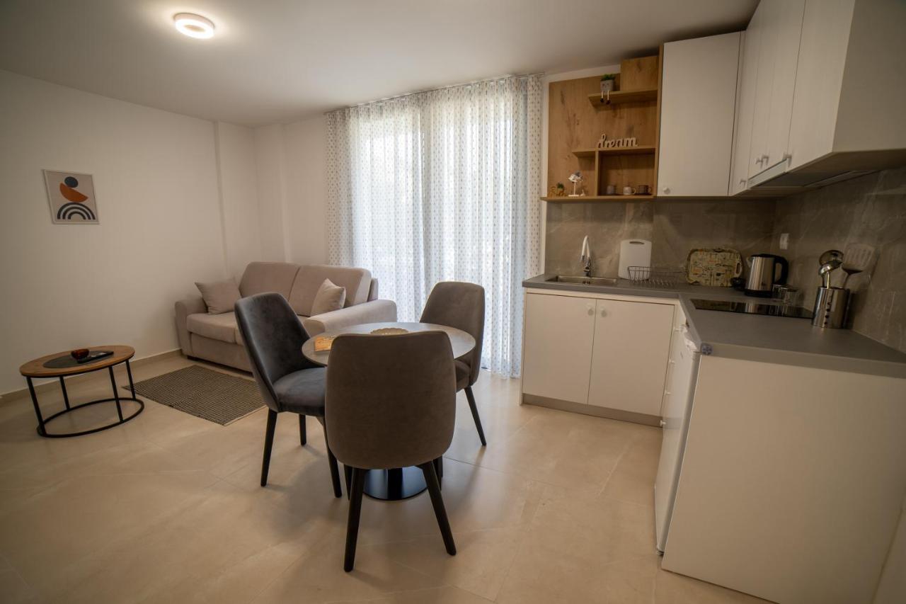 Sea Apartments 123 Саранде Екстериор снимка
