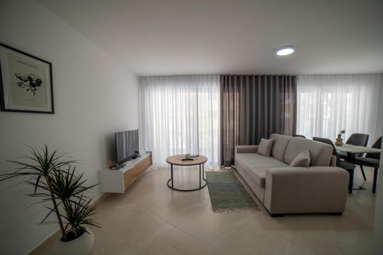 Sea Apartments 123 Саранде Екстериор снимка
