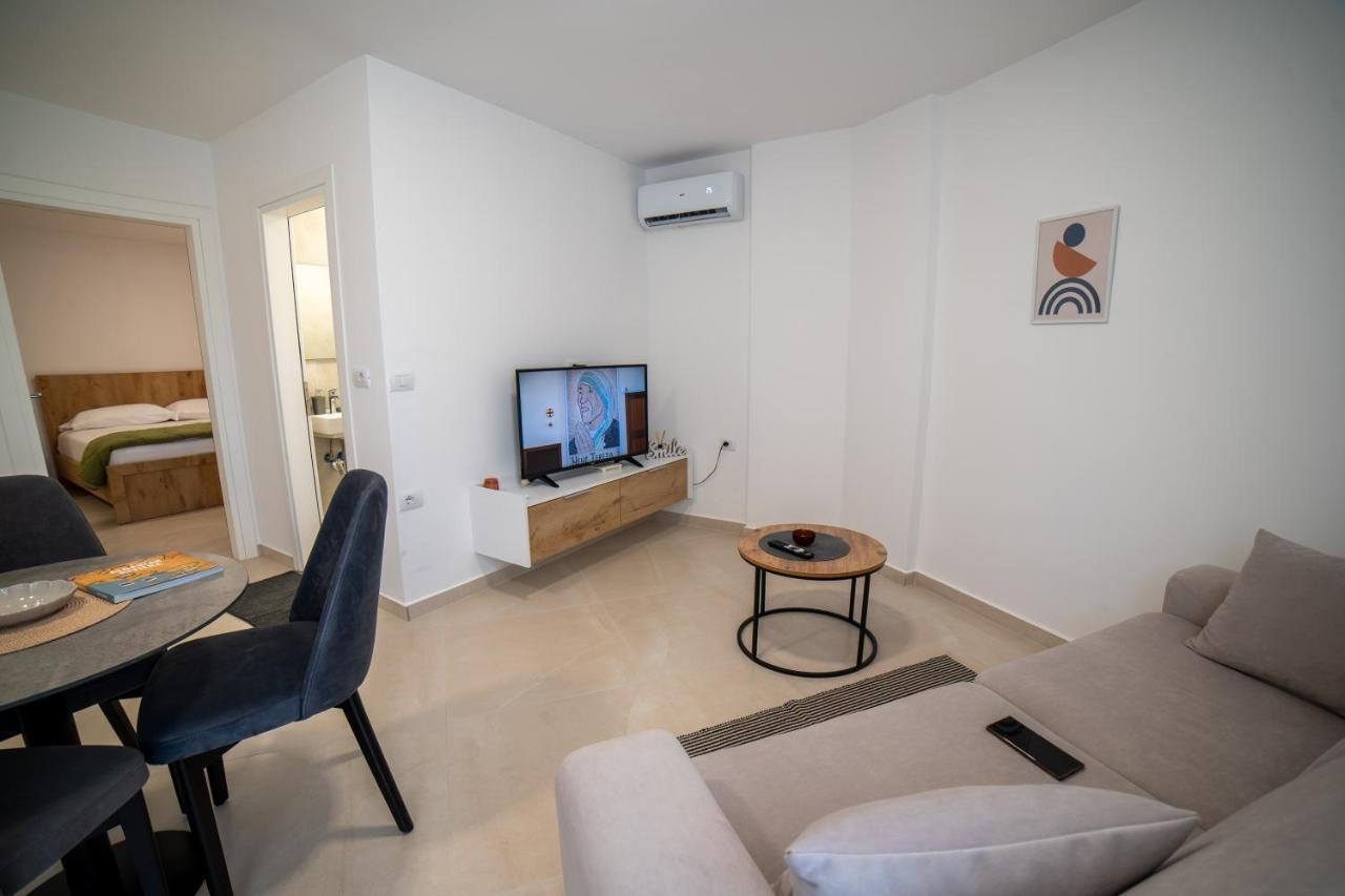 Sea Apartments 123 Саранде Екстериор снимка